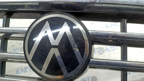 Решетка радиатора grill VW Tiguan 22-24 с эмблемой, под радар, эмблема под полировку, царапины