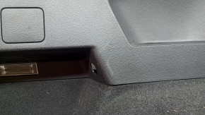 Обшивка арки левая VW Tiguan 21-24 черная под 2 ряда, без рычага откидывания, царапина