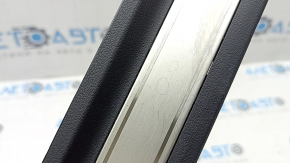 Prag exterior stânga față Hyundai Tucson 22-26 negru cu crom, zgârieturi, pete pe crom