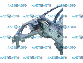 Sfertul dreapta față al unui Toyota Camry v70 18-24 pe caroserie