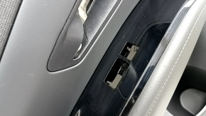 Ornamente ușă spate stânga Hyundai Tucson 25-26 negru, inserție material textil negru, cotiera piele neagră, husă geam lucioasă pentru scaune încălzite, zgârieturi
