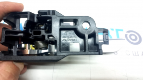Ручка двери внутренняя передняя правая Toyota Camry v70 18-24 хром, царапина