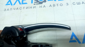 Ручка двери внутренняя передняя правая Toyota Camry v70 18-24 хром, царапина
