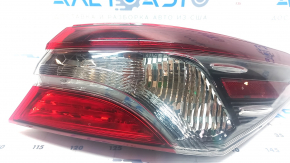 Фонарь внешний крыло правый Toyota Camry v70 21-24 галоген