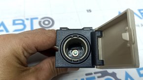 Прикуриватель передней панели Toyota Camry v70 18-24 с беж накладкой