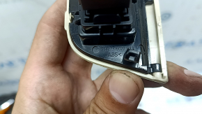 USB Hub Toyota Camry v70 21-24 ,бежевая накладка