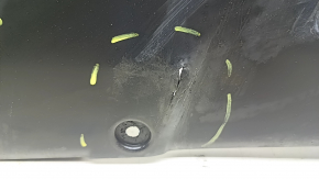 Protecția inferioară dreapta spate a caroseriei la Toyota Camry v70 18-24 hybrid este îndoită