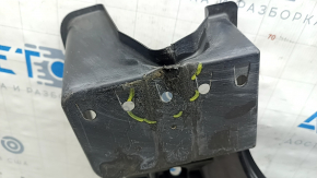 Protecția inferioară stânga spate a caroseriei la Toyota Camry v70 18-24 hybrid este îndoită