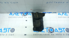Уплотнитель крыла внутренний правый верхний Toyota Camry 18-24