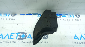 Уплотнитель крыла внутренний правый нижний Toyota Camry 18-24