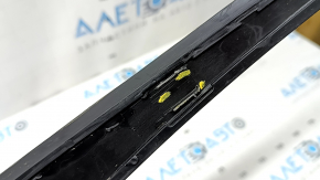 Ornament aripă spate stânga Hyundai Tucson 22-26 cromat mat, elemente de fixare rupte, colț îndoit