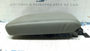 Подлокотник Kia Niro 17-22 HEV, PHEV светло-серая кожа, синяя строчка, примятость, под химчистку