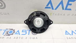 Difuzorul central de pe panoul frontal al modelului Audi A6 C7 12-18 Bose este zdrobit