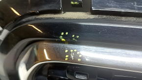 Решетка радиатора grill Kia Niro 17-19 HEV, PHEV обрамление черный глянец, черный глянец с хром молдингом, сколы, тычки, царапины, песок, надломаны крепления