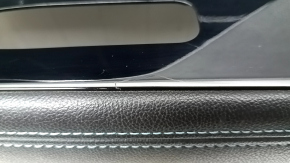 Обшивка двери карточка передняя правая Kia Niro 17-22 черная с серым Harman Kardon, черная глянцевая вставка, подлокотник кожа, без ручки и управления, царапины, потерта, срезы