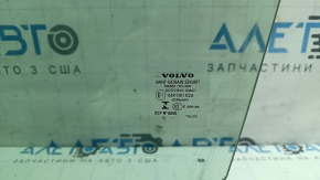 Zgârieturi pe geamul ușii stânga față Volvo XC90 16-26