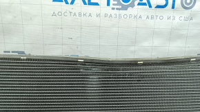 Radiatorul de răcire cu apă de la Kia Niro 17-22 HEV, PHEV este zdrobit