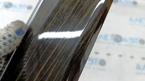 Накладка передней панели правая BMW X5 G05 19-23 под дерево Fineline Stripe, с подсветкой, царапины, вздулся хром