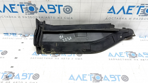 Уплотнитель решетки дворников правый Audi A3 22-26