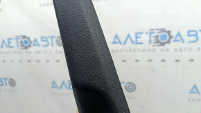 Накладка центральной стойки нижняя правая Audi Q5 80A 18-25 черная, царапины