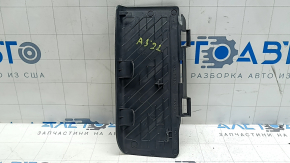 Площадка для отдыха ноги Audi A3 22-26 черная, потертости