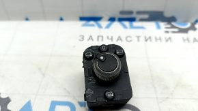 Comenzi oglindă Audi A3 22-26: cromul se exfoliază, elementele de fixare sunt rupte, există zgârieturi