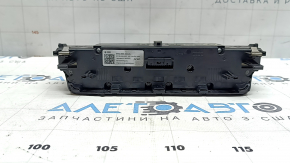 Управление климат-контролем Audi A3 22-24 полез хром, царапины