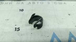 Крепление топливной форсунки Audi A3 22-26