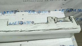 Порог правый Honda Accord 18-22 с хромом, белый, царапины, затерт