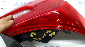 Stopul exterior al aripii stângi a Honda Accord 18-22 este uzat, există crăpături sub geam
