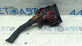 Tablou de siguranțe 22-26 de sub capotă la Audi A3
