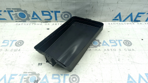 Capac cutie siguranțe sub capotă Audi A3 22-26