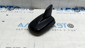 Антенна плавник Audi A3 22-26, царапины, следы гари, трещина в креплении, оплавлены крепления