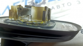 Антенна плавник Audi A3 22-26, царапины, следы гари, трещина в креплении, оплавлены крепления