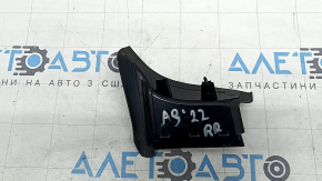 Накладка фонаря внешнего крыло правого Audi A3 22-26 сломаны крепления