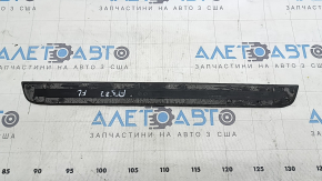 Накладка порога внешняя передняя левая Audi A3 22-26 черная, хром, царапины, потертости, тычка
