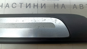 Накладка порога внешняя передняя левая Audi A3 22-26 черная, хром, царапины, потертости, тычка