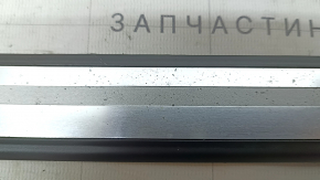 Накладка порога внешняя передняя левая Audi A3 22-26 черная, хром, царапины, потертости, тычка