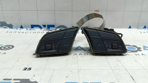Butoanele de comandă de pe volanul modelului Audi A3 22-26 sunt cromate