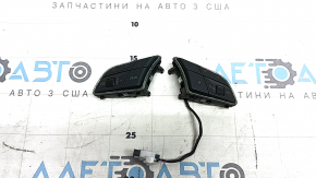 Butoanele de comandă de pe volanul modelului Audi A3 22-26 sunt cromate