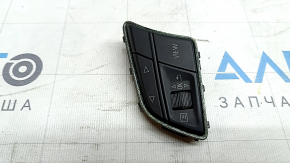 Butoanele de comandă de pe volanul modelului Audi A3 22-26 sunt cromate