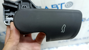 Mâner negru de deblocare capotă pentru interior Audi A3 22-26, cu suport, zgârieturi, cute, lovituri