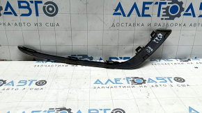 Молдинг переднего бампера правый Audi A3 22-26 царапины