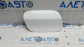 Лючок бензобака Audi A3 22-26 белый LY9C, царапина