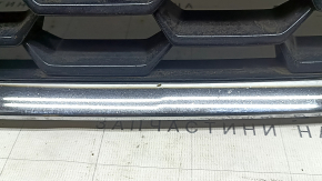 Решетка радиатора grill Audi A3 22-26 темный хром, царапины на хроме, трещина на креплении номера