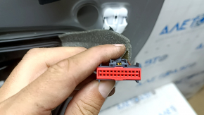 Ansamblu ușă spate dreapta Volvo XC60 18-26 Keyless, fumuriu, argintiu 711, garnitură cromată, zgârieturi pe garnituri, zgârieturi pe garnitură, ciobiri