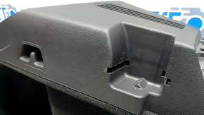 Ornament arc stânga Volvo XC60 18-26 negru sub brichetă și plasă, zgârieturi