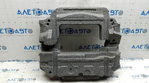 Spuma de plastic de sub roata de rezervă a unui Volvo XC60 18-26 este zdrobită și ruptă