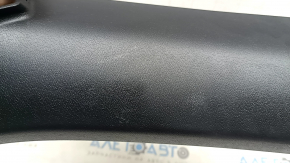 Ornament stâlp spate în fața geamului stâng Volvo XC60 18-26 negru, cu aspect de zgârieturi
