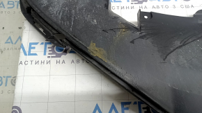Zgârieturi pe buza barei față de pe VW Jetta 25-26